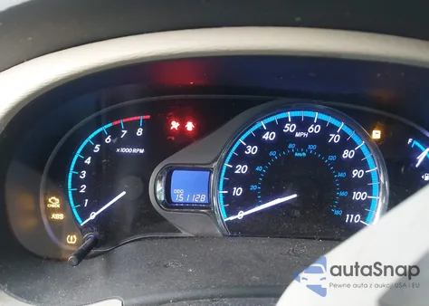 2011 Toyota Sienna Xle V6 z USA, uszkodzony, nr VIN 5TDYK3DC2BS045525